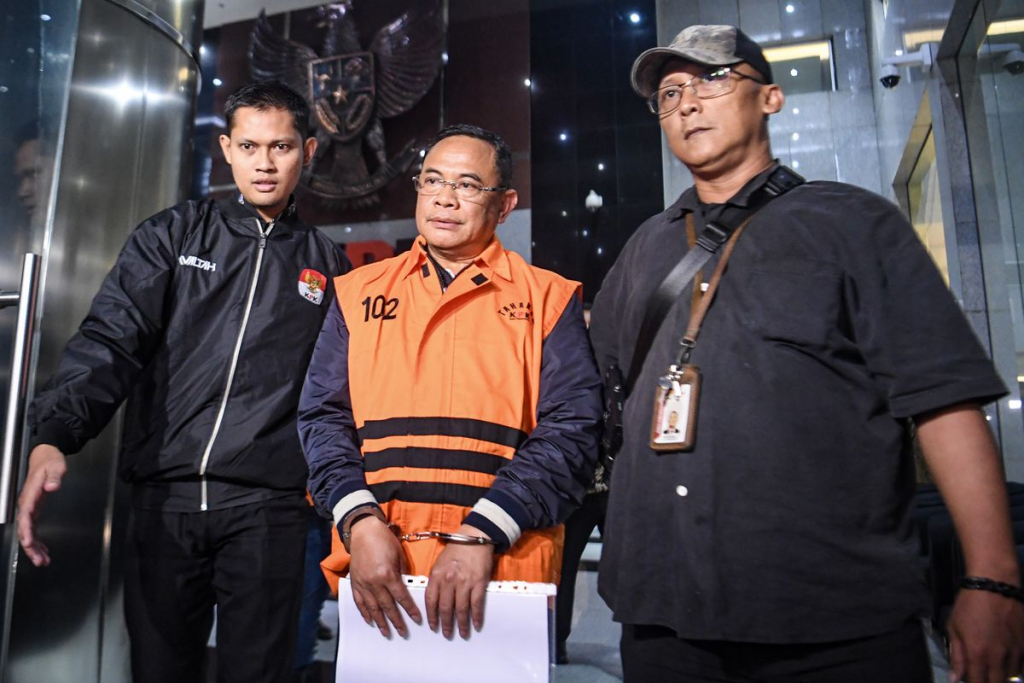 Ekspresi Bupati Pati Sudewo, usai ditetapkan menjadi tersangka dan saat hendak ditahan di Rutan KPK, Selasa (20/1/2026).