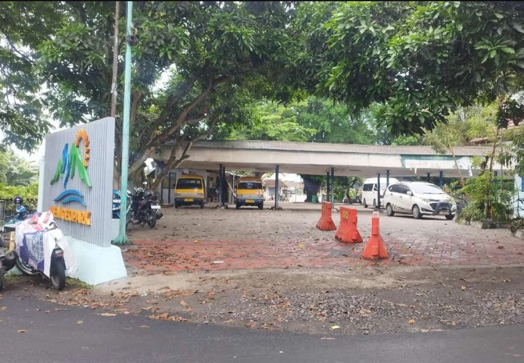 Suasana di Terminal Sasak Perot sebagai hub angkutan pariwisata, Banyuwangi, Jawa Timur. SP/ BYW