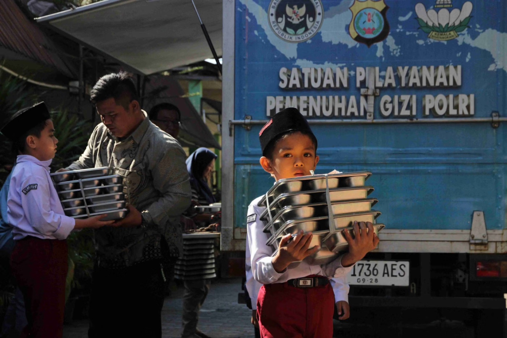 Menteri Perencanaan Pembangunan Nasional/Kepala Badan Perencanaan Pembangunan Nasional (PPN/Bappenas) Rachmat Pambudy menekankan soal pentingnya MBG di pemerintahan Presiden Prabowo