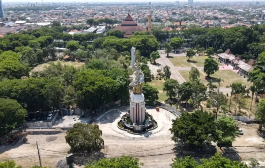 Progres revitalisasi Alun-alun Sidoarjo hingga kini telah mencapai 99,9 persen, hampir selesai. SP/ SDA