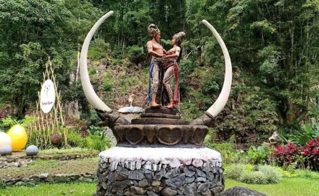 Keindahan patung Kamajaya dan Dewi Ratih di Taman Kemesraan. SP/ MLG