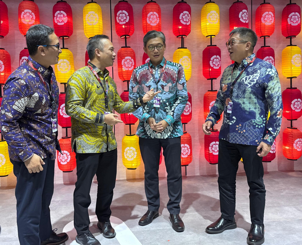 Danamon dan Adira menjadi sponsor utama penyelenggaraan Indonesia International Motor Show (IIMS) Jakarta 2026.