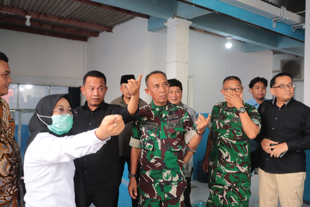 Wakil Bupati Madiun dr Purnomo Hadi saat meninjau fasilitas SPPG Ngampel Mejayan, Kabupaten Madiun.