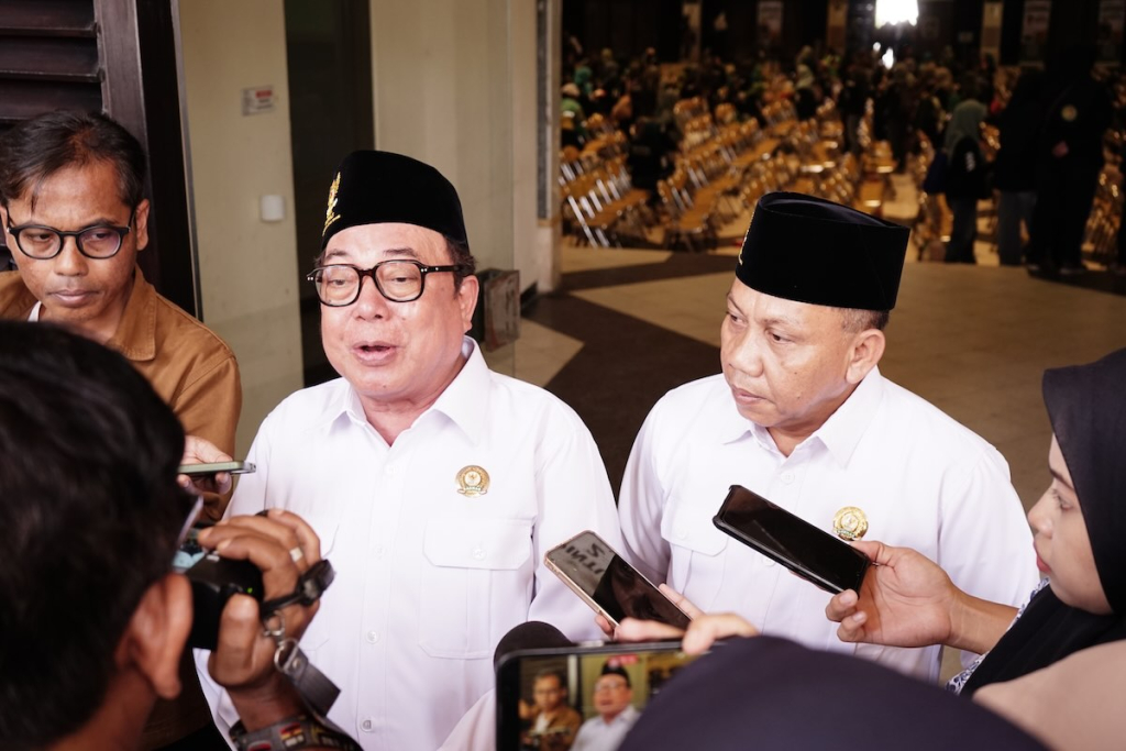 Ketua Baznas Jatim Ali Maschan Moesa dan KH Muzakki