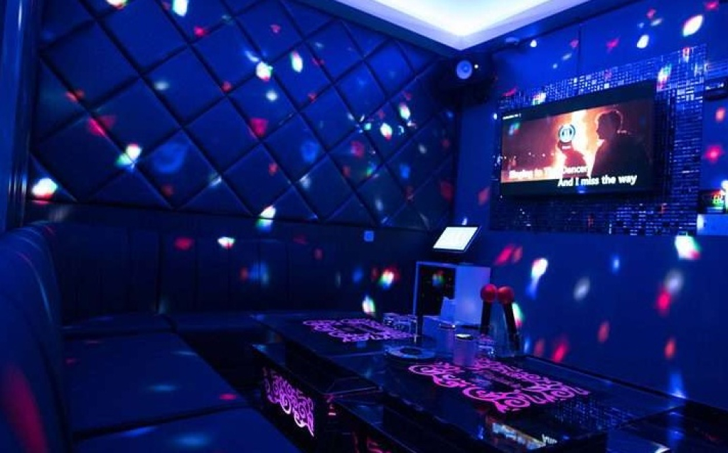 Ilustrasi. Salah satu tempat karaoke di Ponorogo, Jawa Timur. SP/ PNG