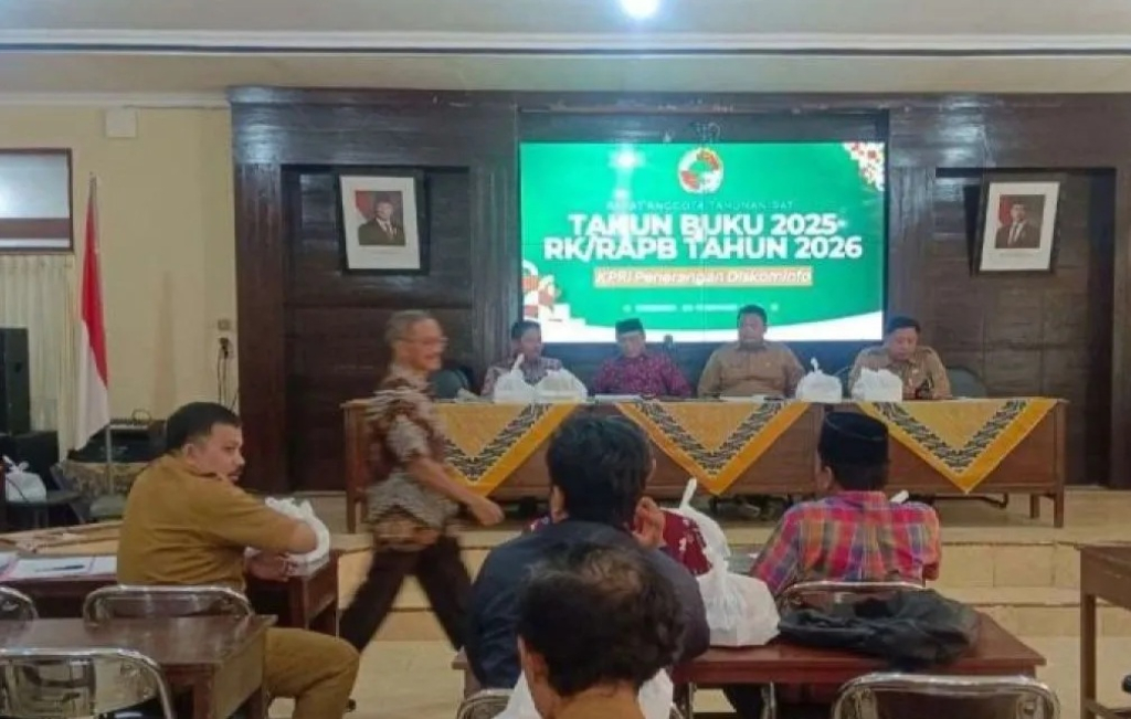 Kegiatan rapat anggota tahunan salah satu koperasi di Kabupaten Sumenep. SP/ SMP