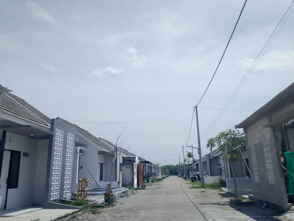 Perumahan Grand Zam-Zam Residence di Jl. Mastrip - Sugio masih menyisakan persoalan legalitas yang hingga kini belum terpenuhi. SP/MUHAJIRIN