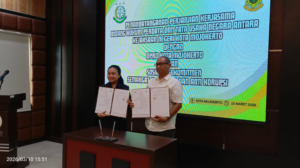 Ketua DPRD Kota Mojokerto saat teken MoU dengan Kejari Kota Mojokerto. SP/ DWI