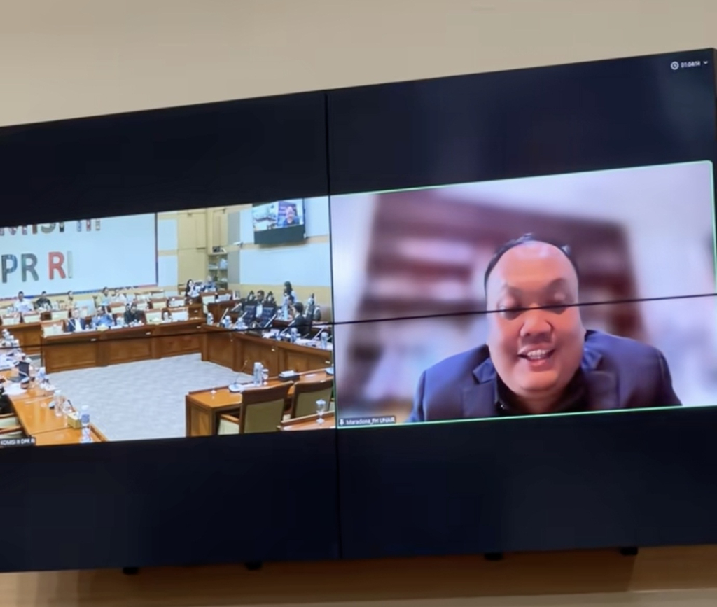 Dr. Maradona, S.H., LL.M., Ph.D, Wakil Dekan FH Unair, saat memaparkan rumusan RUU Perampasan aset secara daring dengan Komisi III DPR RI.