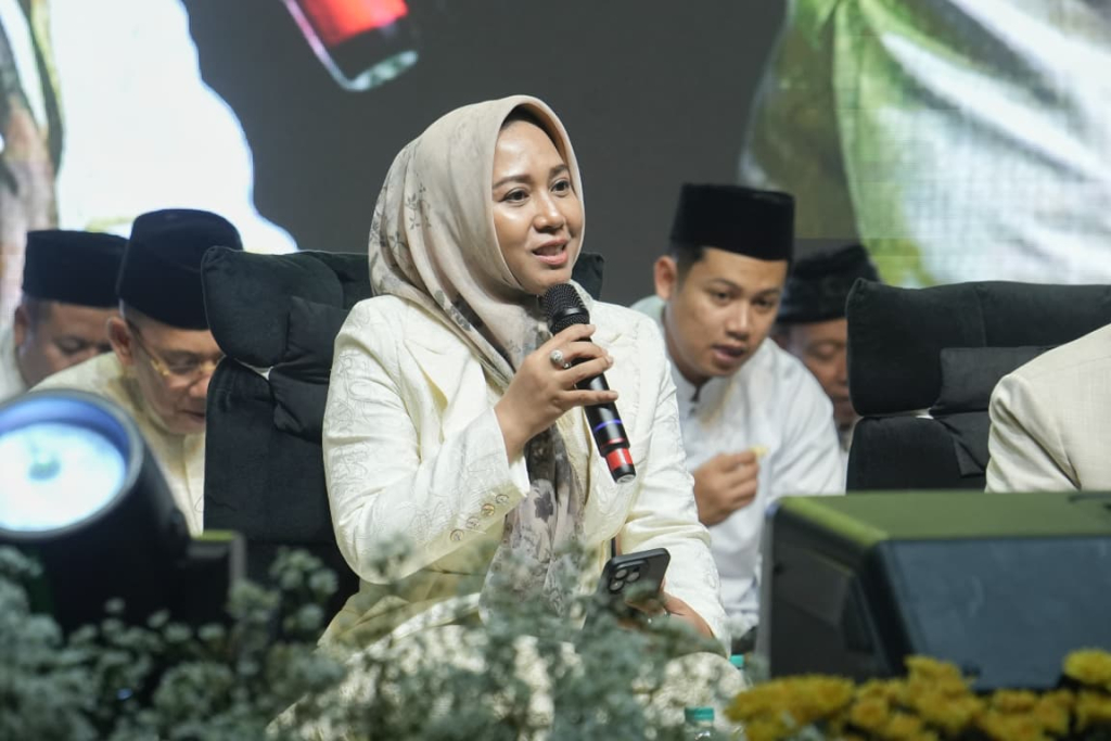 Walikota Ning Ita saat memberi sambutan pembuka dalam tabliq akbar nuzulul quran.