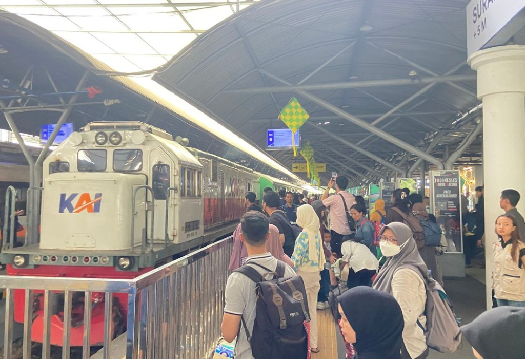 Ilustrasi. Stasiun di wilayah KAI Daop 8 Surabaya dipadati penumpang di momen arus balik Lebaran. SP/ SBY