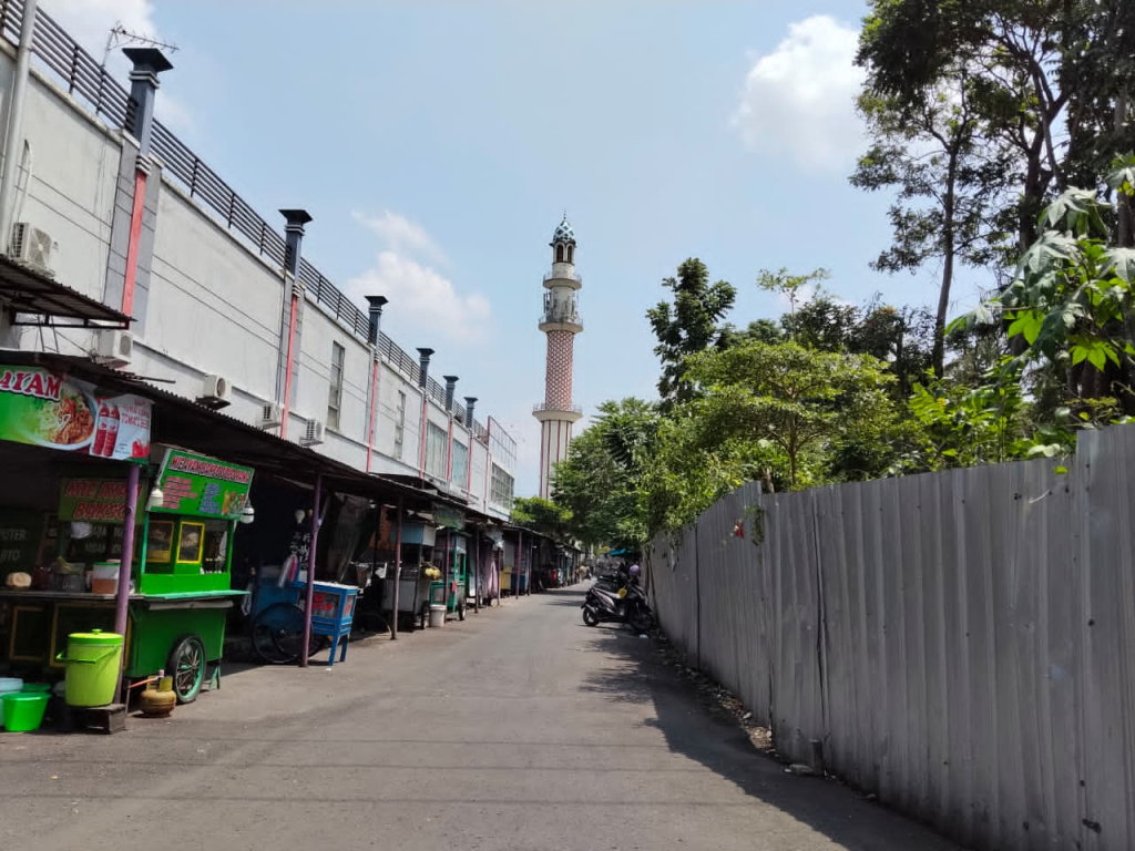 Penampakan rehabilitasi Ruang Terbuka Hijau (RTH) Alun-Alun Kota Kediri terus disuarakan. SP/ DUCHAN PRAKOSO