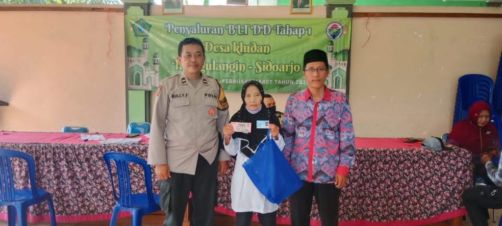 Sebanyak 18 Keluarga Penerima Manfaat (KPM) Masyarakat Desa Kludan Kecamatan Tanggulangin menerima Bantuan Langsung Tunai (BLT-DD) tahap 1 tahun anggaran 2026. SP/ HIKMAH