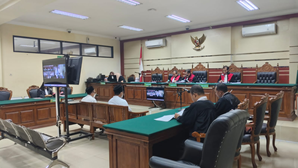 Sidang lanjutan kasus dugaan korupsi dana hibah Pemorov Jatim 2019 untuk Ponpes Al Ibrohimi Manyar di Pengadilan Tipikor Surabaya, Kamis (16/4/2026). SP/Maidid