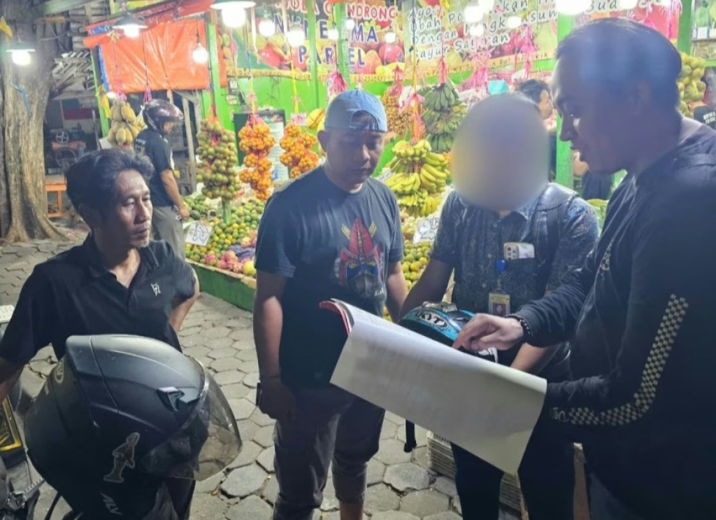 Saat petugas menangkap pelaku pengeroyokan. SP/ MAIDID