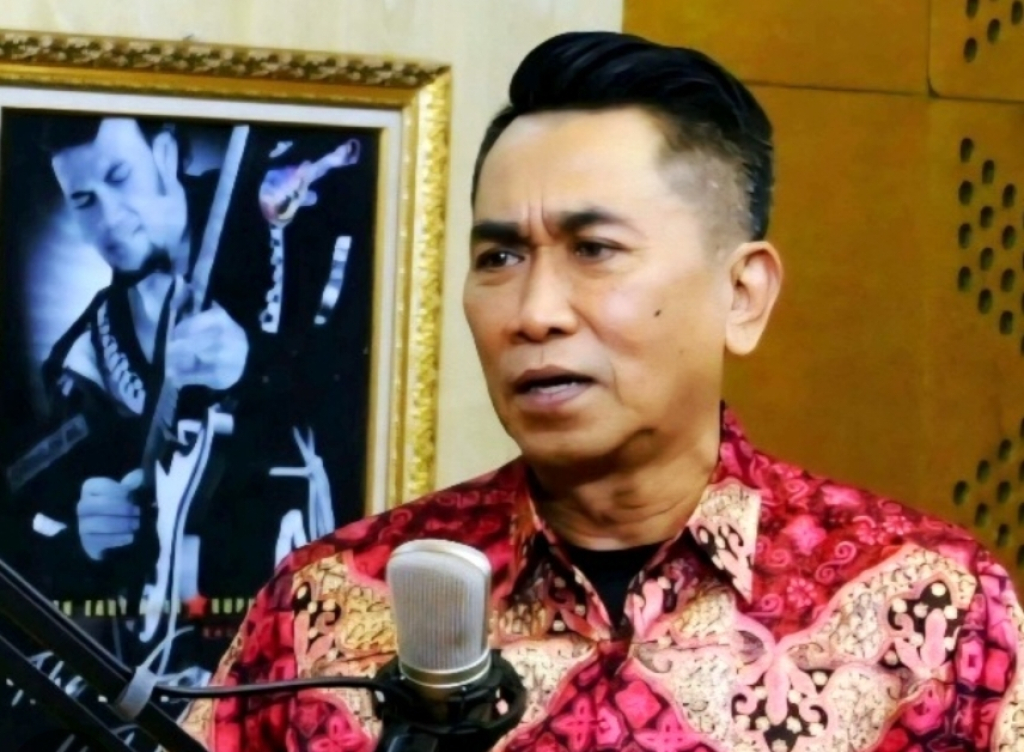 Saat petugas menangkap pelaku pengeroyokan karyawan koperasi. Insert: Dr M Sholehuddin SH MH. SP/Maidid