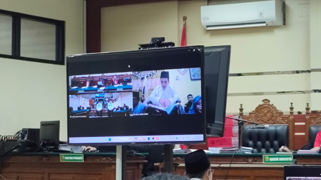 Sidang perkara terkait pembangunan asrama santri di Pondok Pesantren Al Ibrohimi, Manyar, Gresik. SP/ MAIDID