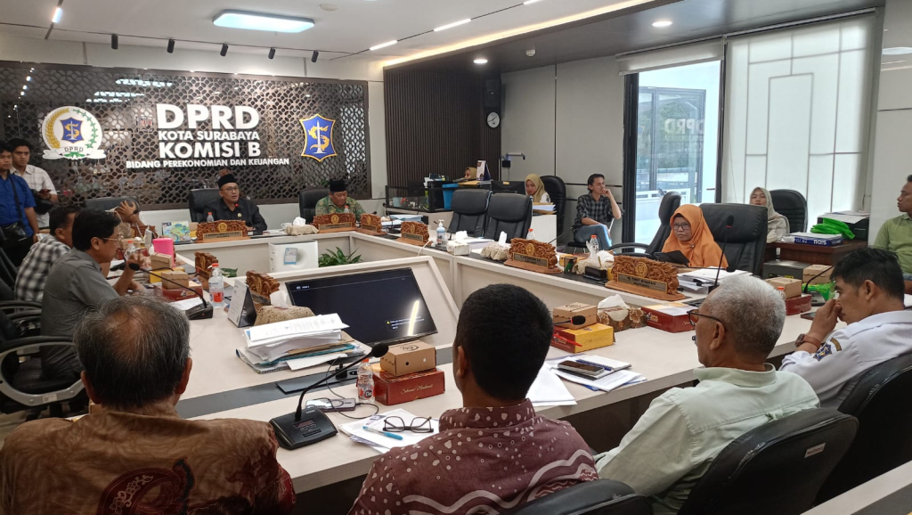 Haering Polemik operasional CASBAR di Komisi B DPRD Kota Surabaya. SP/ Al Qomaruddin