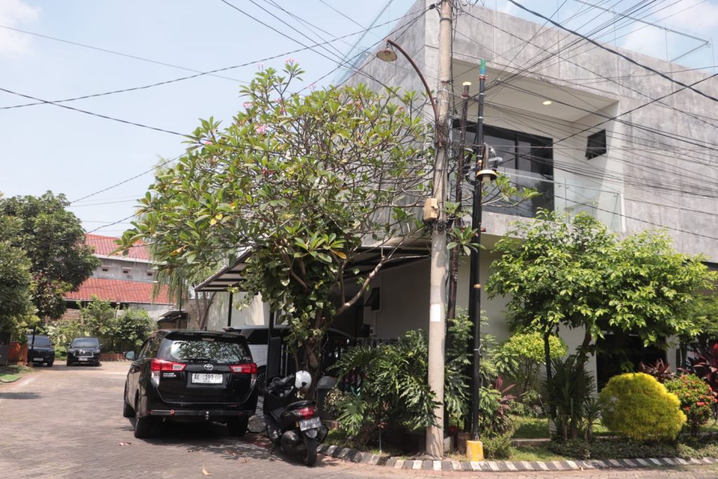 Rumah pengusaha EO Kota Madiun digeledah tim KPK, Kamis (9/4/2026).