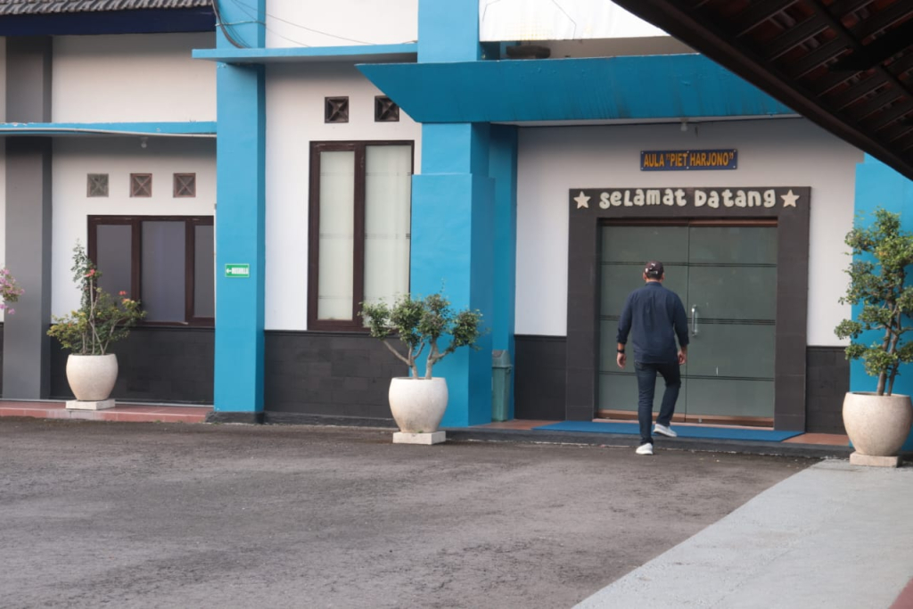 Komisi Pemberantasan Korupsi (KPK) memanggil sejumlah saksi terkait kasus OTT Walikota nonaktif Madiun, Maidi, Senin (13/4/2026).