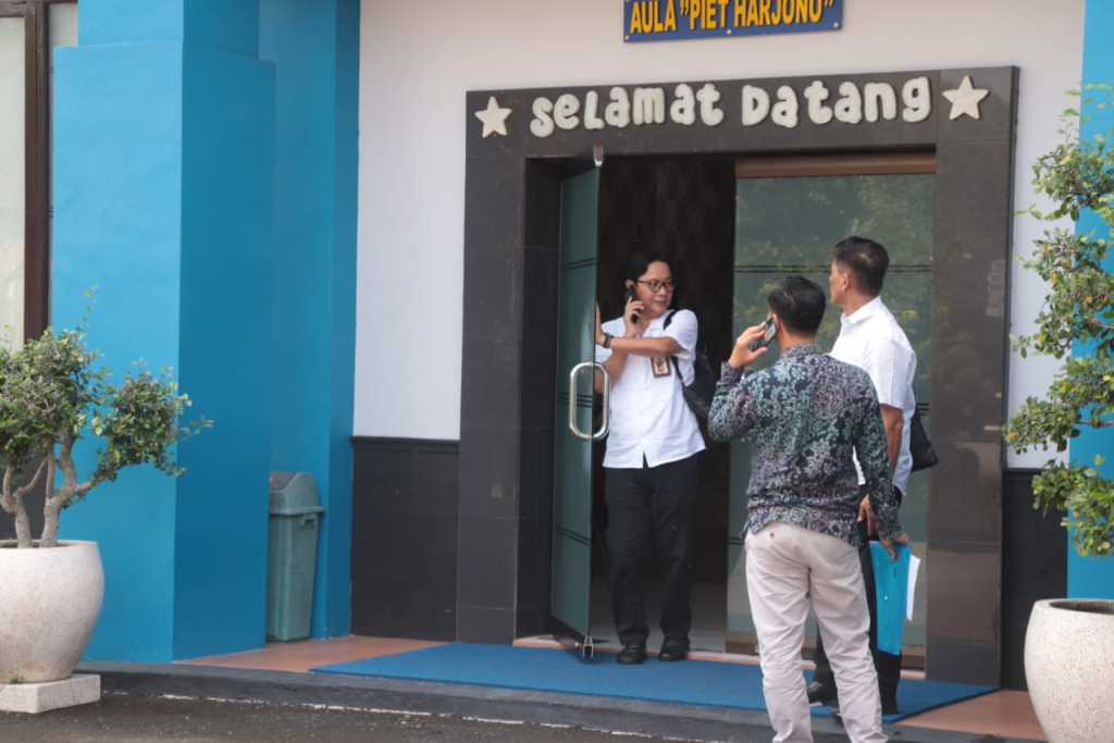 Kepala Dinas Kominfo Kota Madiun Noor Aflah yang ikut diperiksa KPK terkait kasus OTT Walikota nonaktif Madiun Maidi, Rabu (15/4/2026).