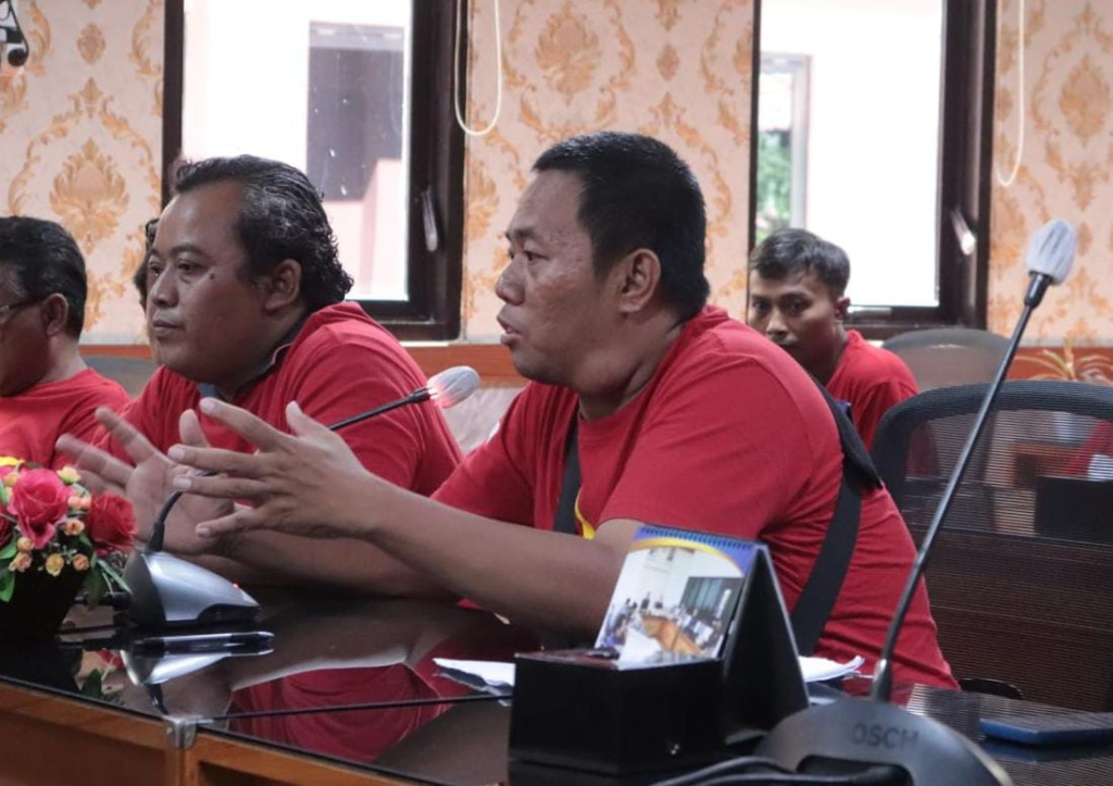 Ketua Serikat Buruh Madiun Raya (SBMR) Aris Budiono.