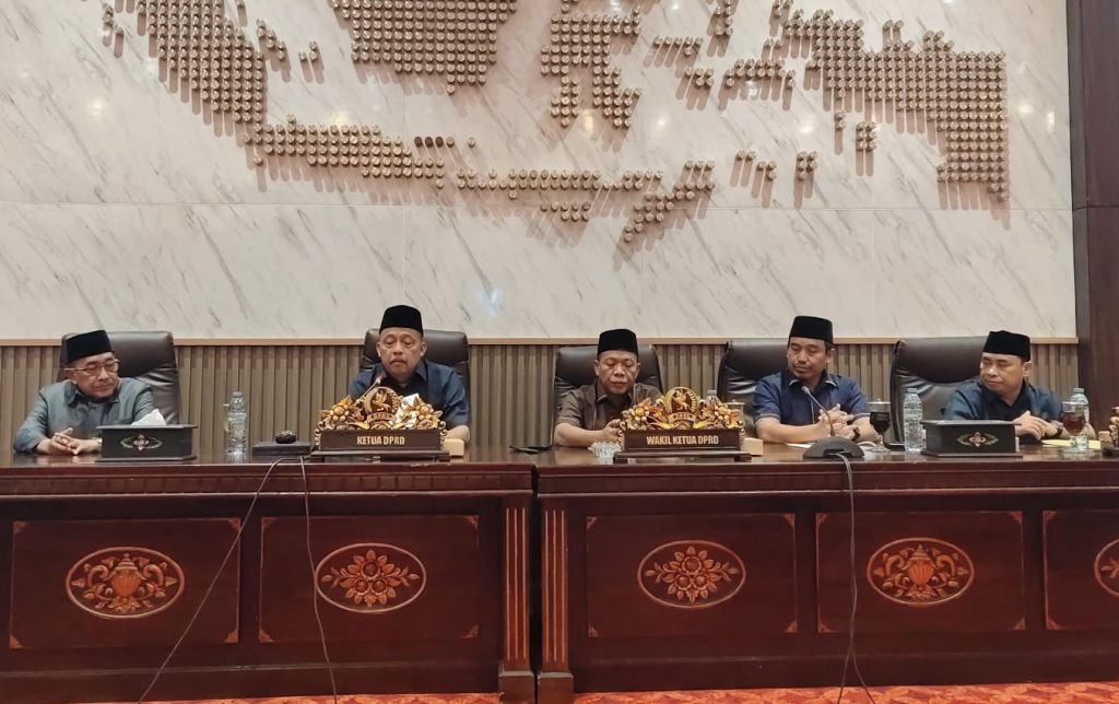 Penyampaian Nota Penjelasan Bupati Sumenep terhadap 3 Rancangan Peraturan Daerah (Raperda) Kabupaten Sumenep Tahun 2026, Senin (13/04/2026).