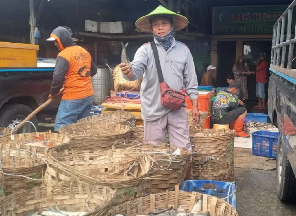 Penjual di Pasar Ikan Lamongan, Jawa Timur. SP/ LMG