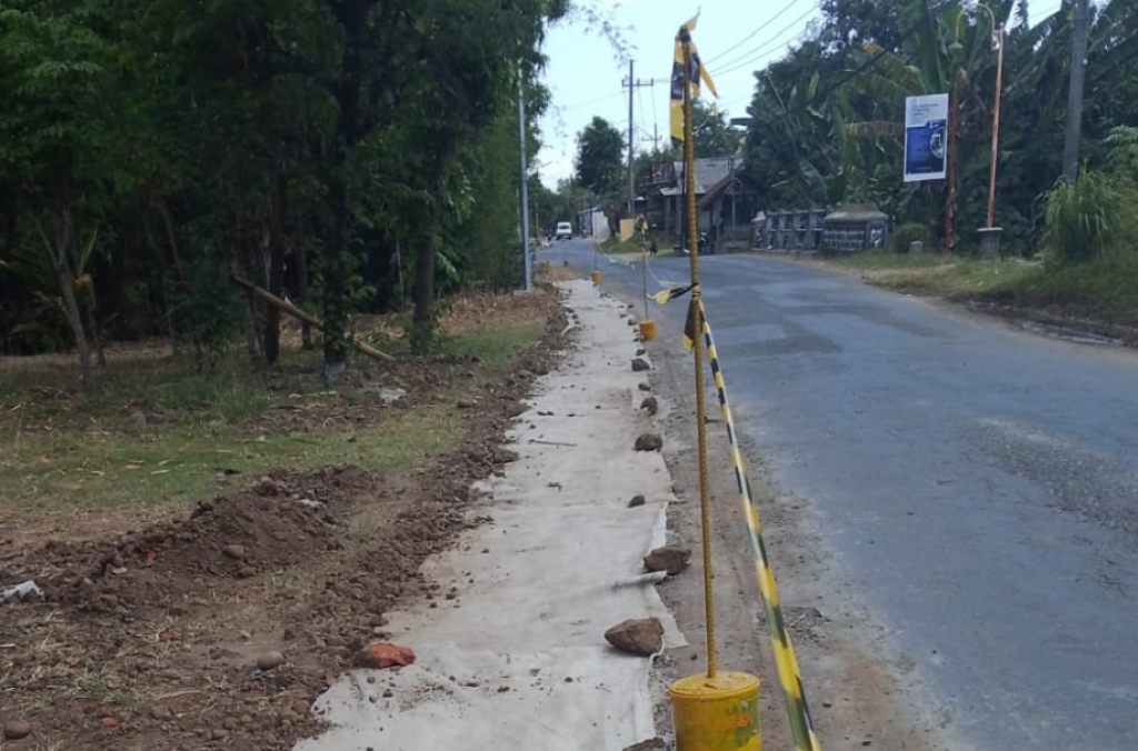 Ilustrasi. Pengerjaan perbaikan jalan ruas jalan Mojopurno-Dimong Madiun, Jawa Timur. SP/ MDN