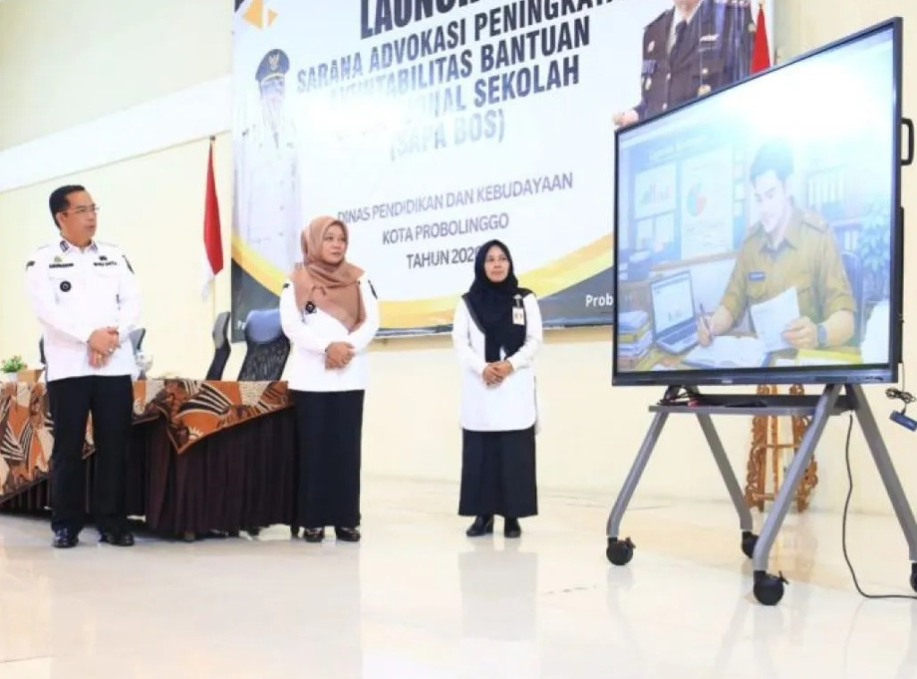 Peluncuran program SAPA BOS di Ballroom Paseban Sena Kota Probolinggo, Jawa Timur.  SP/ SBY