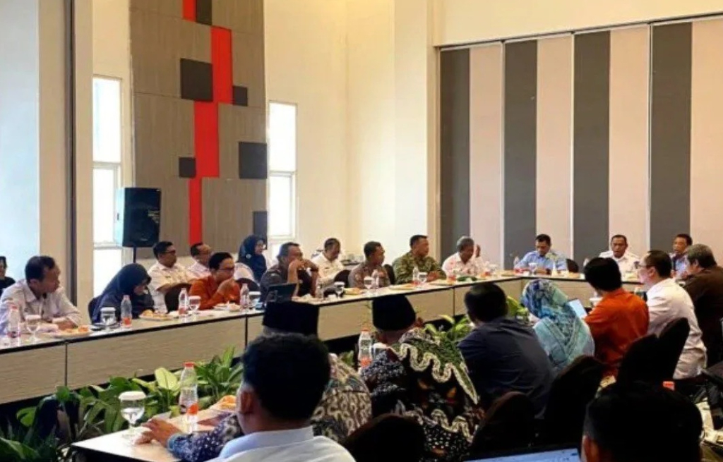 Satgas MBG dan Badan Gizi Nasional menggelar rapat bersama di Pamekasan membahas temuan hasil pemantauan kelayakan dapur MBG. SP/ PMK