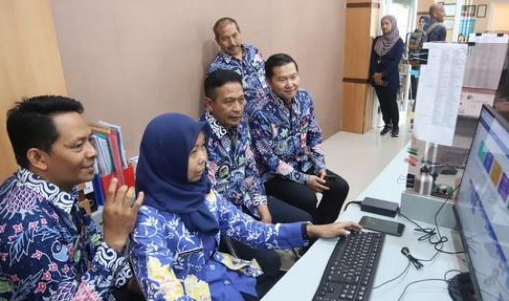 Wali Kota Malang Dr. Ir. Wahyu Hidayat menyambangi Kantor Dinas Kesehatan (Dinkes) Kota Malang, Jawa Timur. SP/ MLG