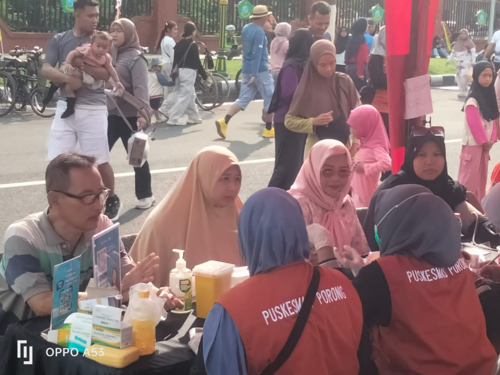 Program Cek Kesehatan Gratis (CKG) dalam gelaran Car Free Day (CFD) Sidoarjo, Minggu pagi (17/5). SP/ HIKMAH