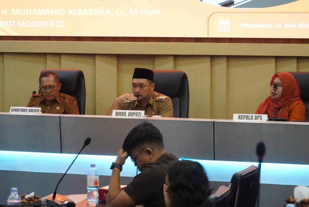 Wakil Bupati Mojokerto, Muhammad Rizal Oktavian saat menghadiri acara Kolaborasi Kabupaten Mojokerto untuk Sensus Ekonomi (SE2026) di Smart Room, Satya Bina Karya (SBK), Pemkab Mojokerto. SP/ DWI