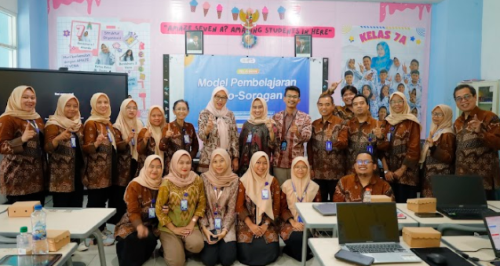 Pelatihan Model Pembelajaran Neo-Sorogan Berbasis AI untuk Guru SMP di Yayasan Barunawati Surabaya.” Kegiatan ini berlangsung pada Sabtu, 9 Mei 2026.