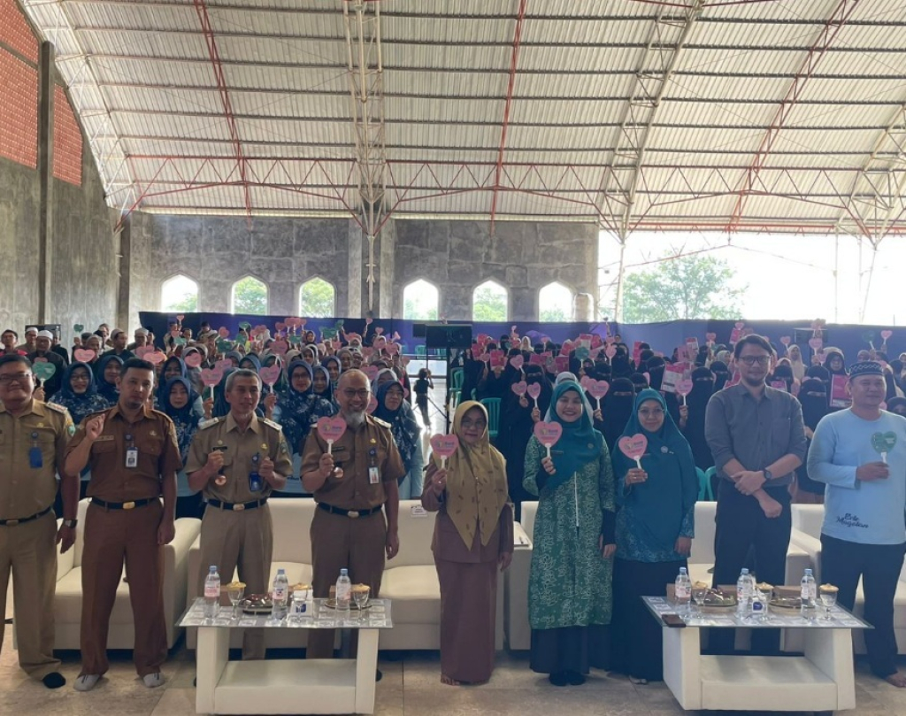 Bupati Magetan bersama Peserta Workshop Kesehatan Ibu dan Bayi di Indoor Baru Trangkil Desa Temboro. SP/ MGT