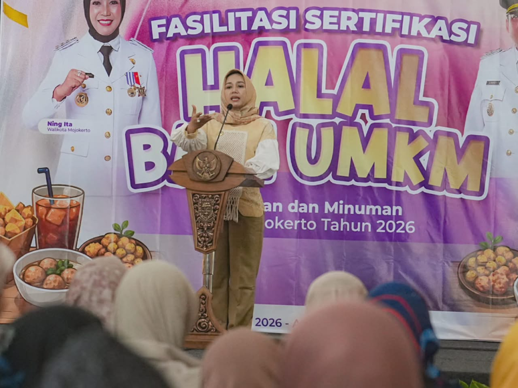 Walikota Ning Ita saat menghadiri fasilitasi sertifikasi halal bagi UMKM