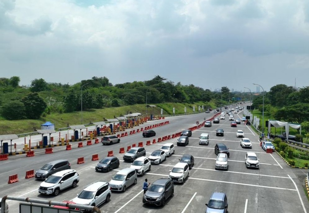 Arus balik lalu lintas yang masuk ke Surabaya pasca libur panjang. SP/ SBY