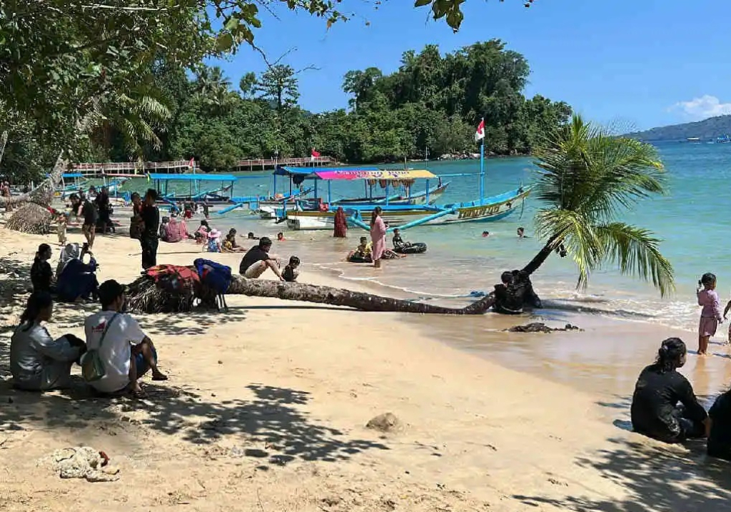 Pesona Pantai Karanggongso di Desa Tasikmadu Kecamatan Watulimo, Trenggalek, Jawa Timur. SP/ TRG