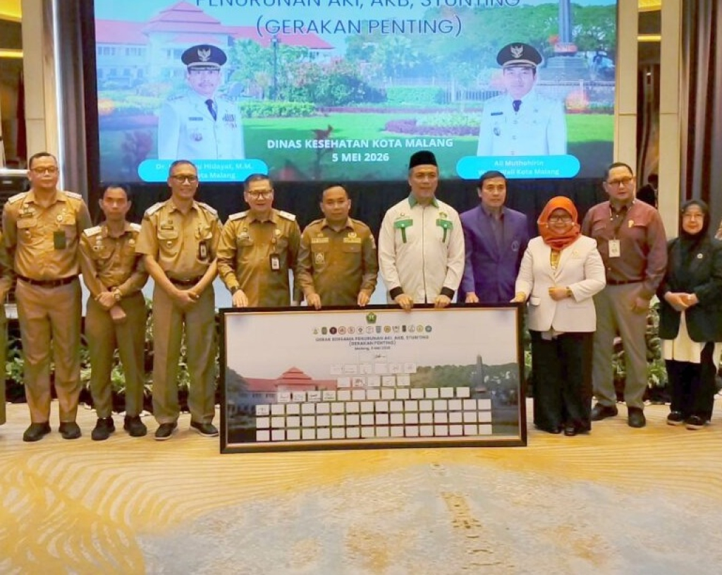Proses penandatanganan Gerak Penting sebagai langkah menuju Zero AKI, AKB, dan Stunting. SP/ MLG