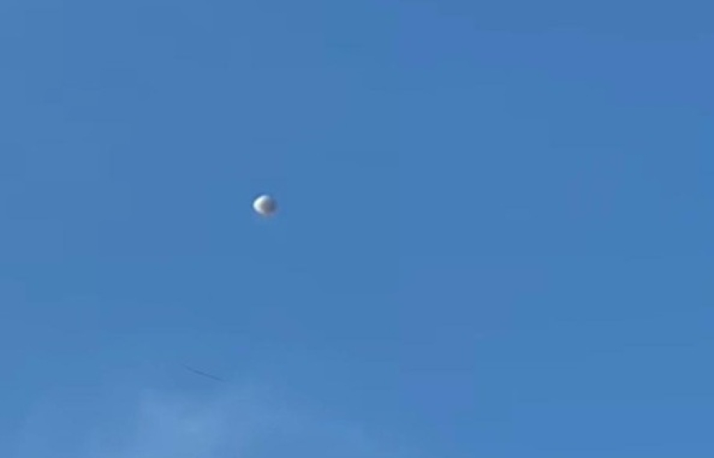 Penampakan Unidentified Flying Object (UFO) viral di media sosial.  SP/ BTU