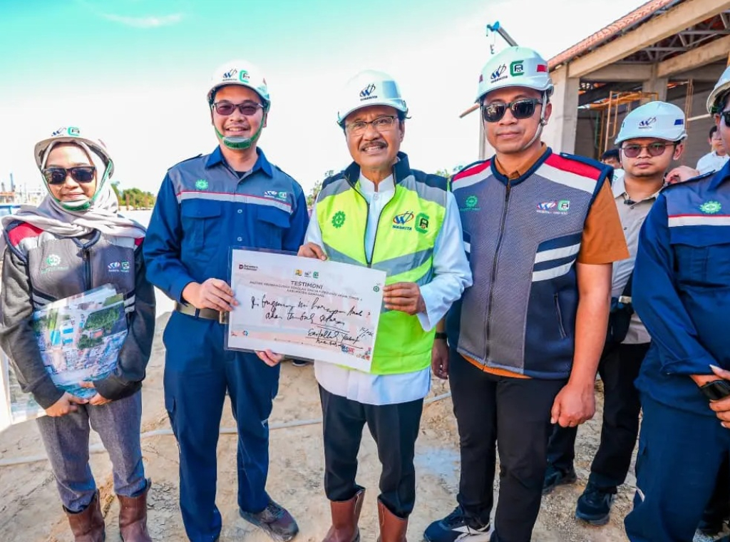 Menteri Sosial (Mensos) RI, Saifullah Yusuf (Gus Ipul) meninjau langsung pembangunan Sekolah Rakyat permanen di Desa Sejati, Kecamatan Camplong, Sampang. SP/ SMP