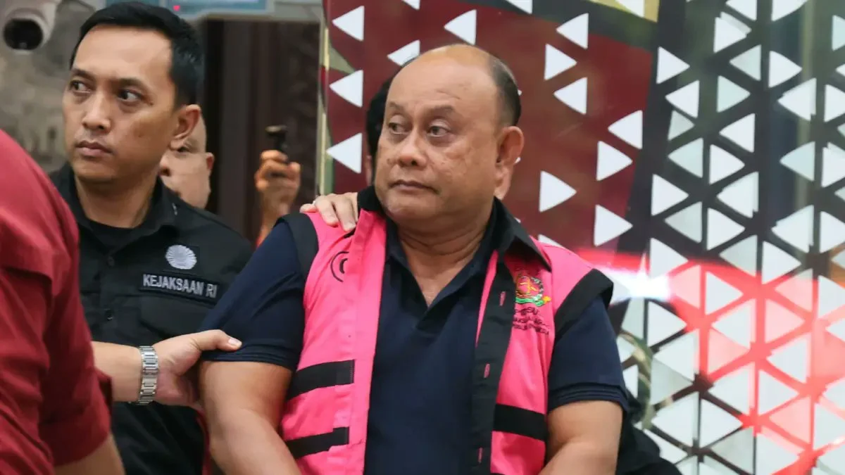 Dadan, Membisu Saat Digelandang ke Mobil Tahanan Kejagung