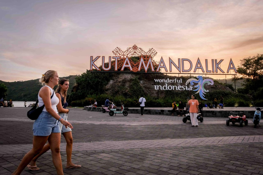Kementerian Perdagangan (Kemendag) mendorong seluruh pelaku usaha, mulai dari usaha mikro, kecil, dan menengah (UMKM) hingga perusahaan besar, untuk segera memiliki Nomor Induk Berusaha (NIB).