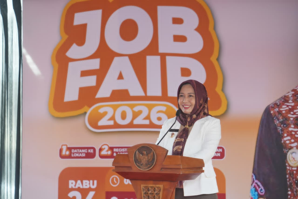 Wali Kota Mojokerto, Ika Puspitasari saat membuka Job Fair 2026 di GOR Seni Majapahit, Rabu (24/06/2026). SP/ DWI