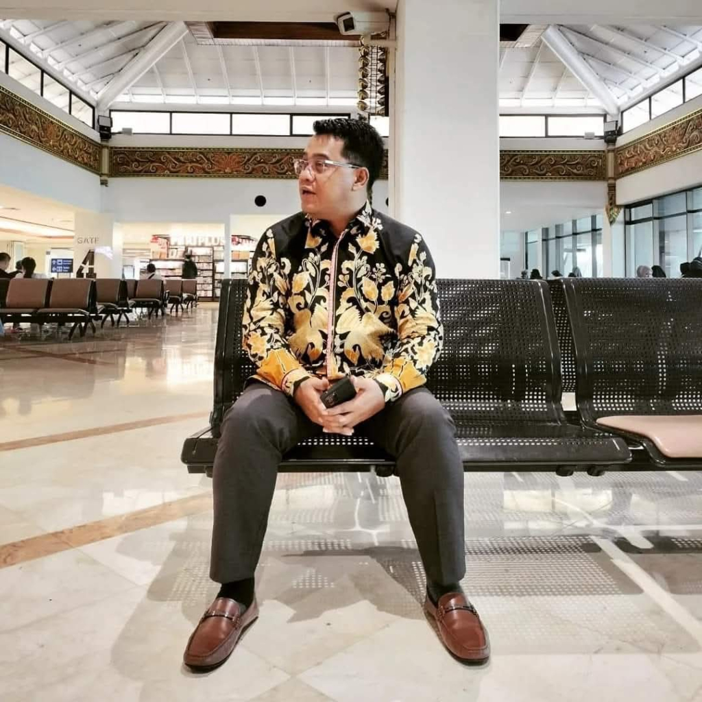Thariq Megah.