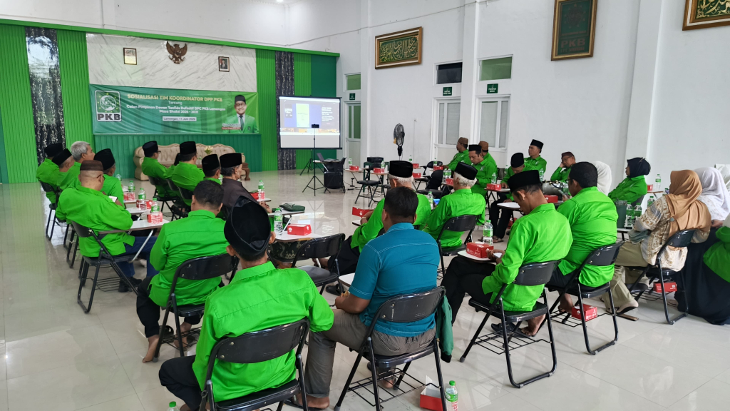 Pengurus DPC PKB saat mengikuti Zoom Meeting penetapan H. Abdul Ghofur sebagai ketua DPC PKB Lamongan Periode 2026-2031 oleh DPP PKB.
FOTO:SP/MUHAJIRIN
