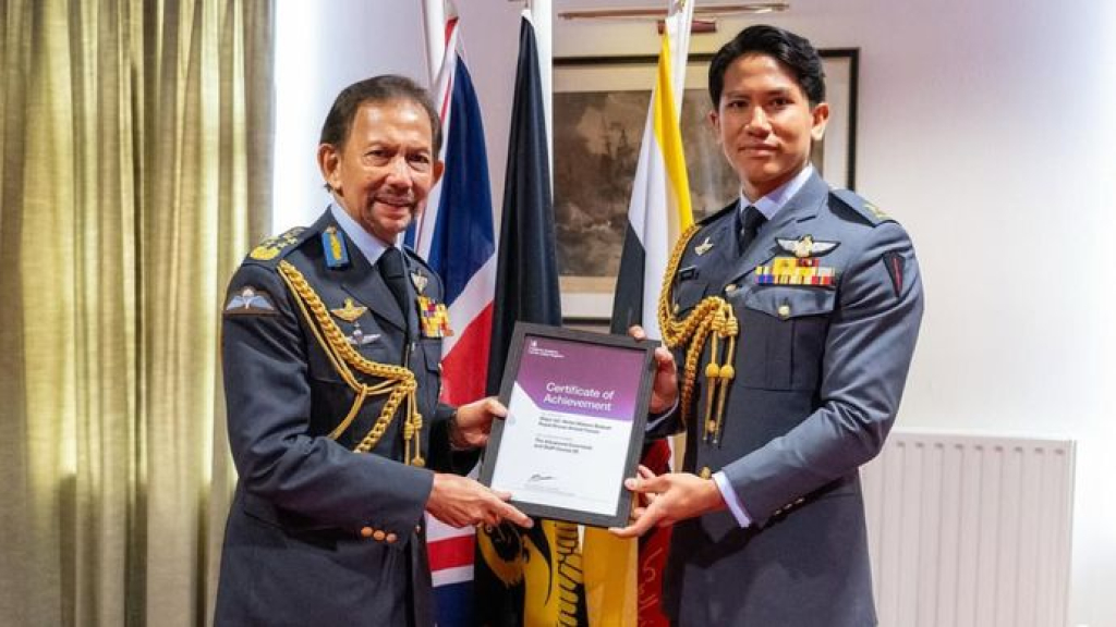 Anak Istri Kedua yang Sudah Dicerai ,Jadi Menlu Brunei
