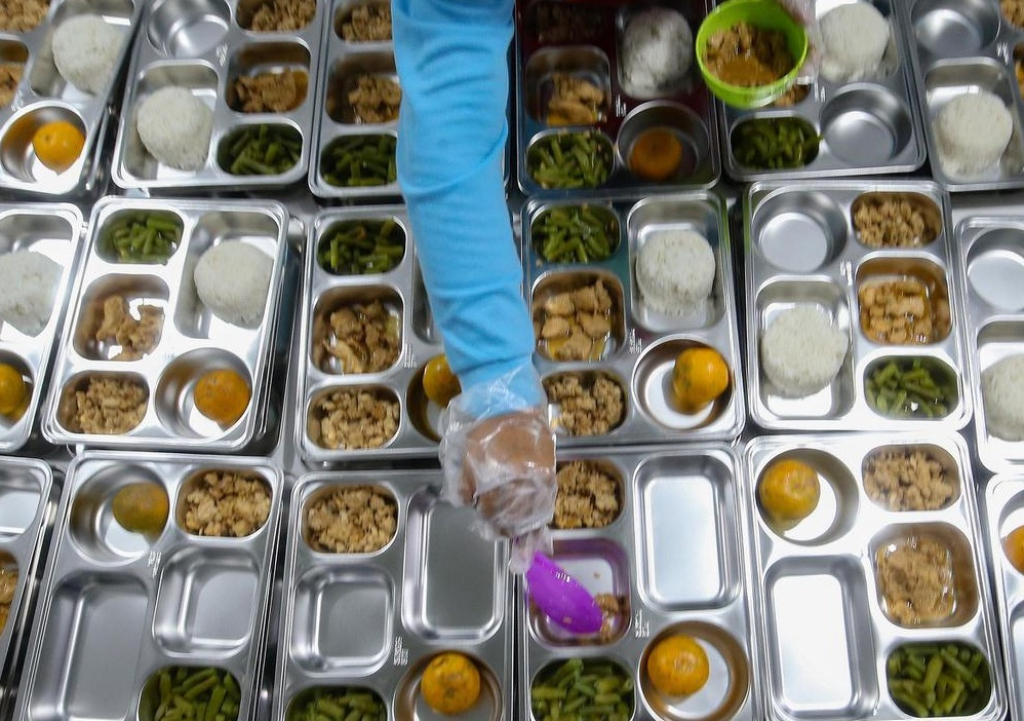 Ilustrasi. Menu Makan Bergizi Gratis (MBG) yang siap angkut di salah satu Satuan Pelayanan Pemenuhan Gizi (SPPG) di Kabupaten Lumajang. SP/ LMJ