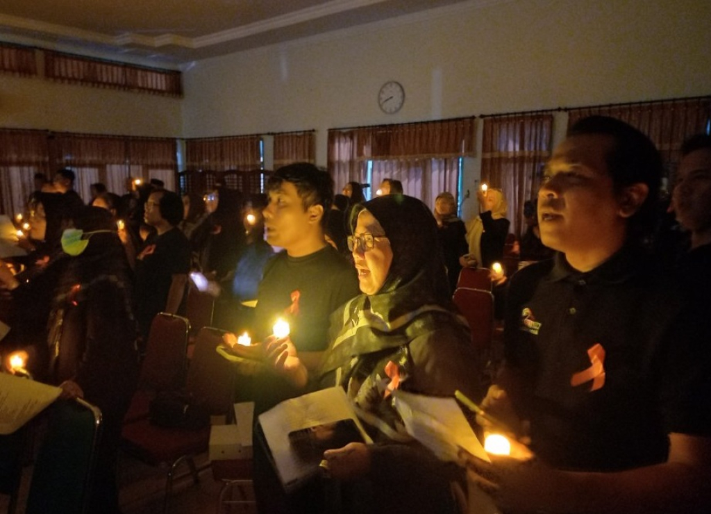 Kegiatan Malam Renungan AIDS Nusantara 2026 digelar di Dinas Kesehatan Kabupaten Tulungagung.  SP/ TLG